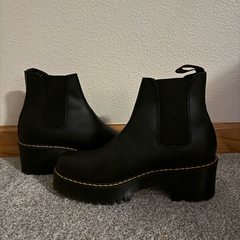 NEVER WORN- Dr. Martens Black Ankle Heel Boots